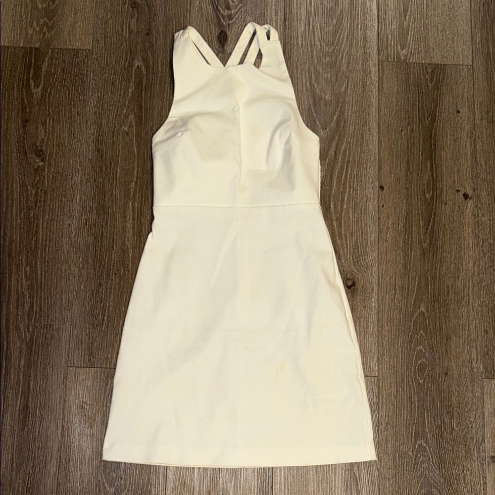 Elegant White Sleeveless Dress
